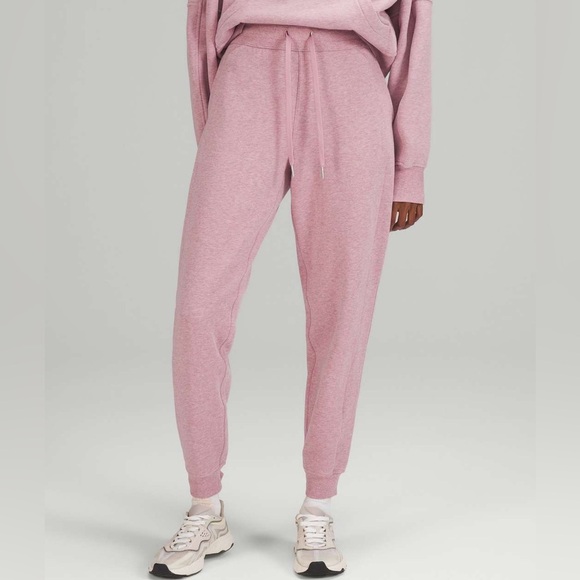 Lululemon Scuba High-Rise Jogger - Picture 1 of 10